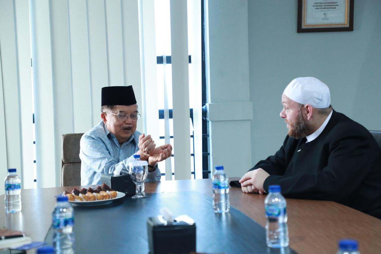 Terima Kunjungan Imam Australia, Jusuf Kalla Siapkan Kolaborasi DMI untuk Memperkuat Dakwah Global