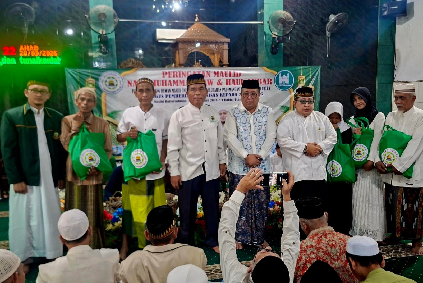 Maulid Nabi dan Haul Akbar DMI Pademangan, 351 Anak Yatim serta Dhuafa Terima Bingkisan