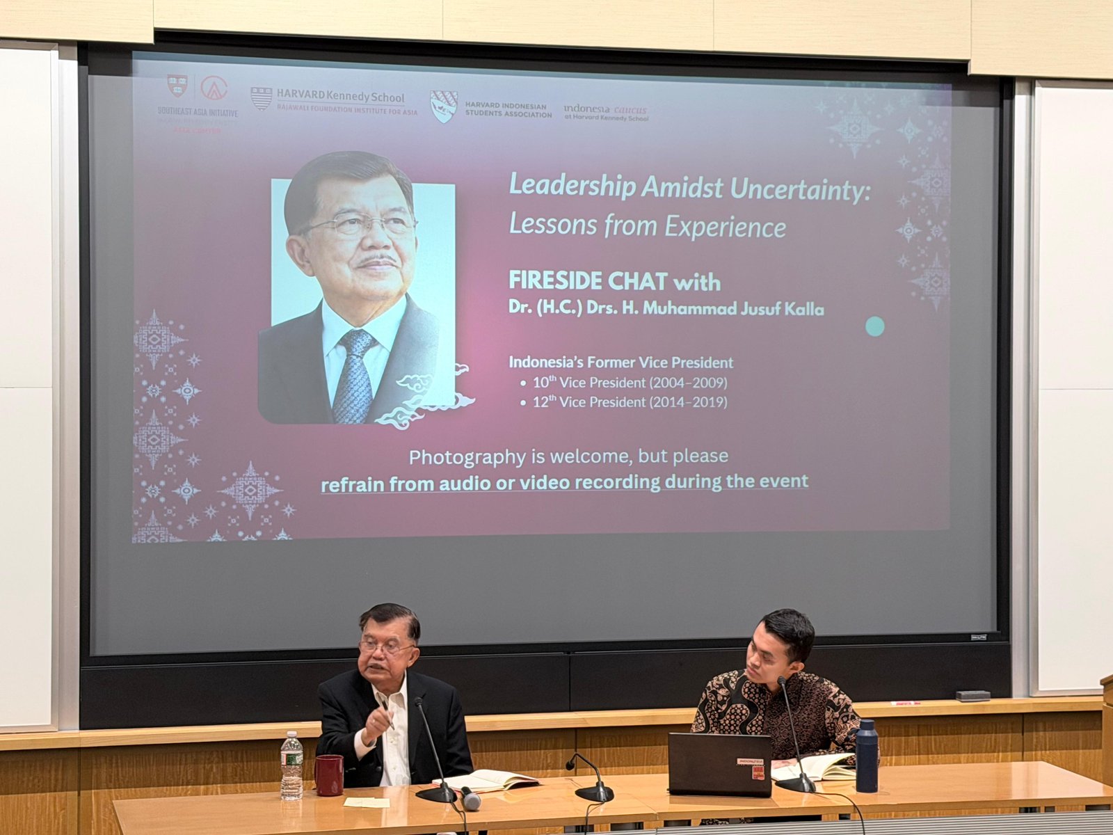 JK di Harvard : Perang Dunia, Bencana, dan Korupsi Menekan Ekonomi Indonesia