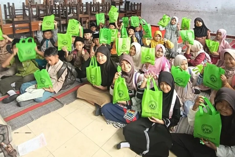 Menu Program MBG di Banyuwangi Diganti Berbuka Puasa Selama Ramadan