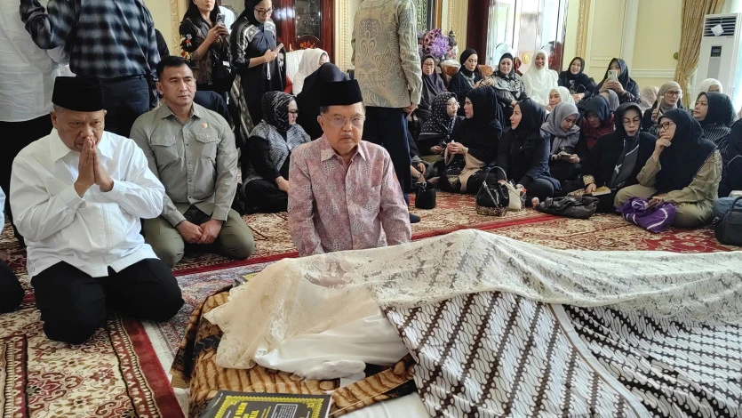 Jusuf Kalla dan Menag RI Melayat ke Rumah Duka Suryadharma Ali
